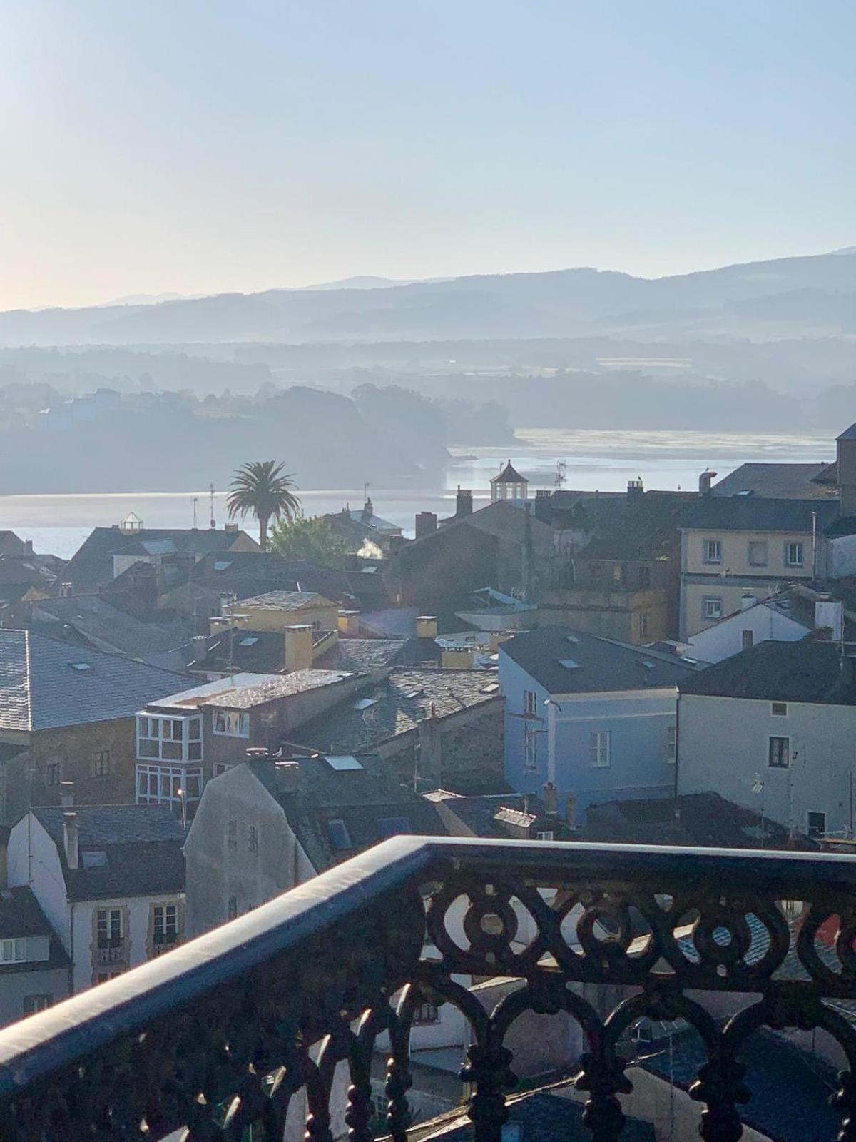 Moderno Piso Con La Mejor Terraza De Ribadeo Y Vistas Maravillosas Exteriör bild
