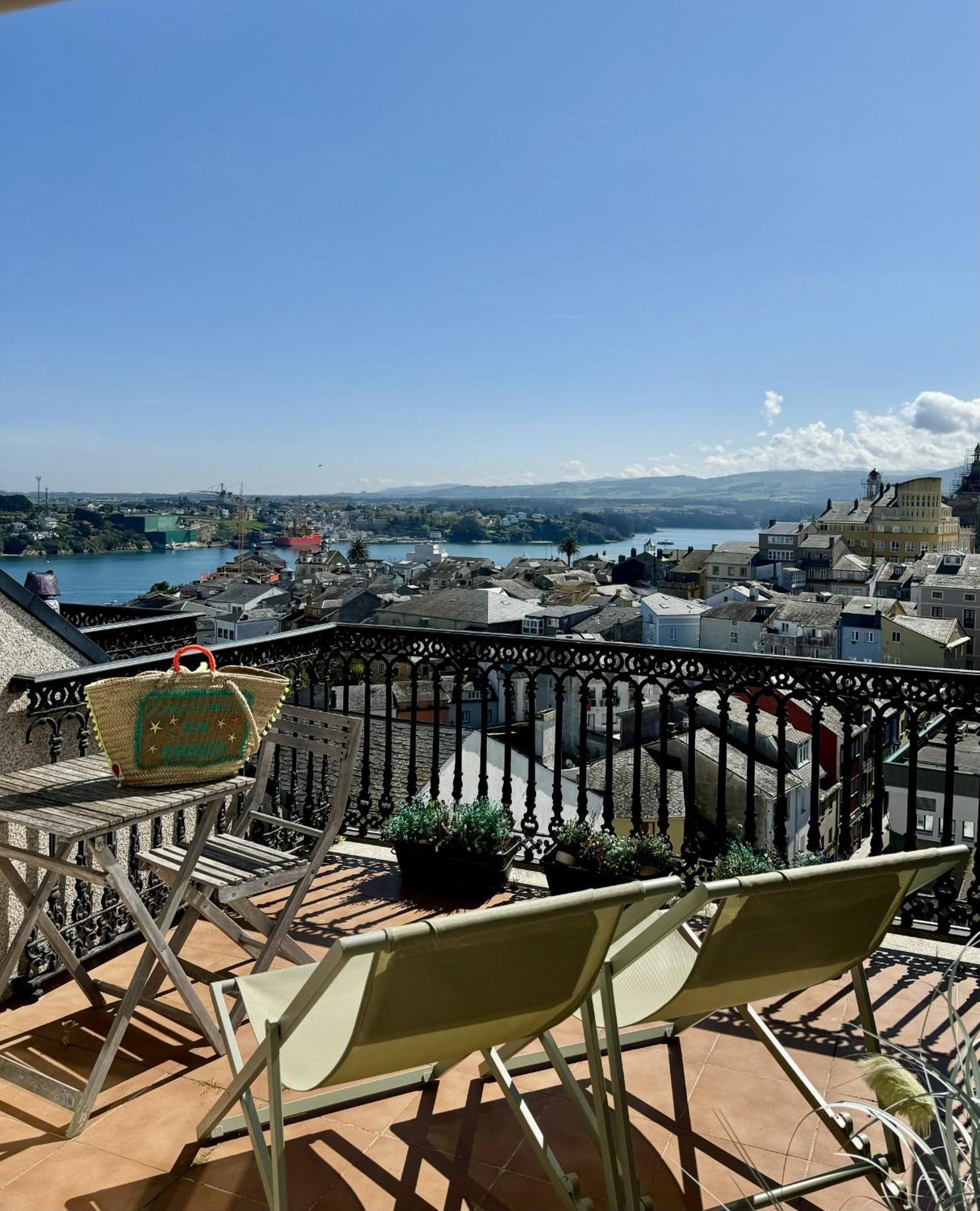 Moderno Piso Con La Mejor Terraza De Ribadeo Y Vistas Maravillosas Exteriör bild